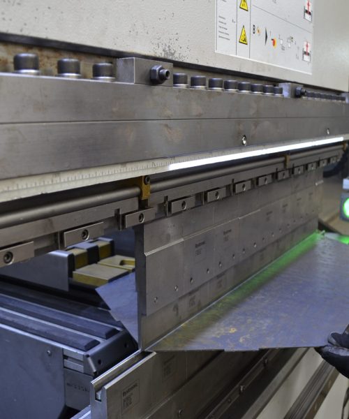 12 Sp z o.o. - profesjonalna obróbka metali - gięcie blach